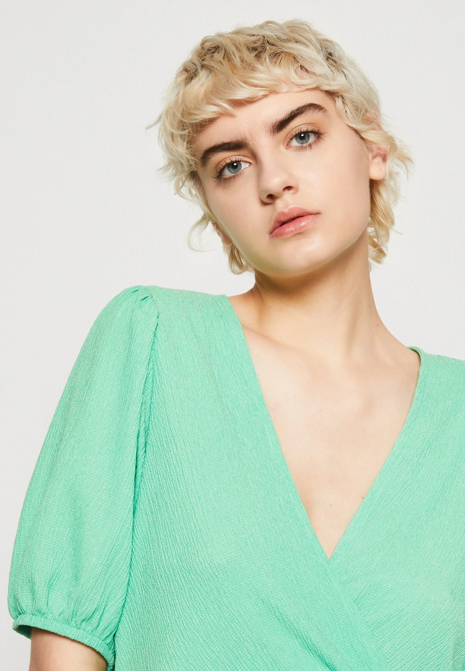 Pieces Pcluna V Neck Short Dress- Day Dress - Irish Green - Image 4