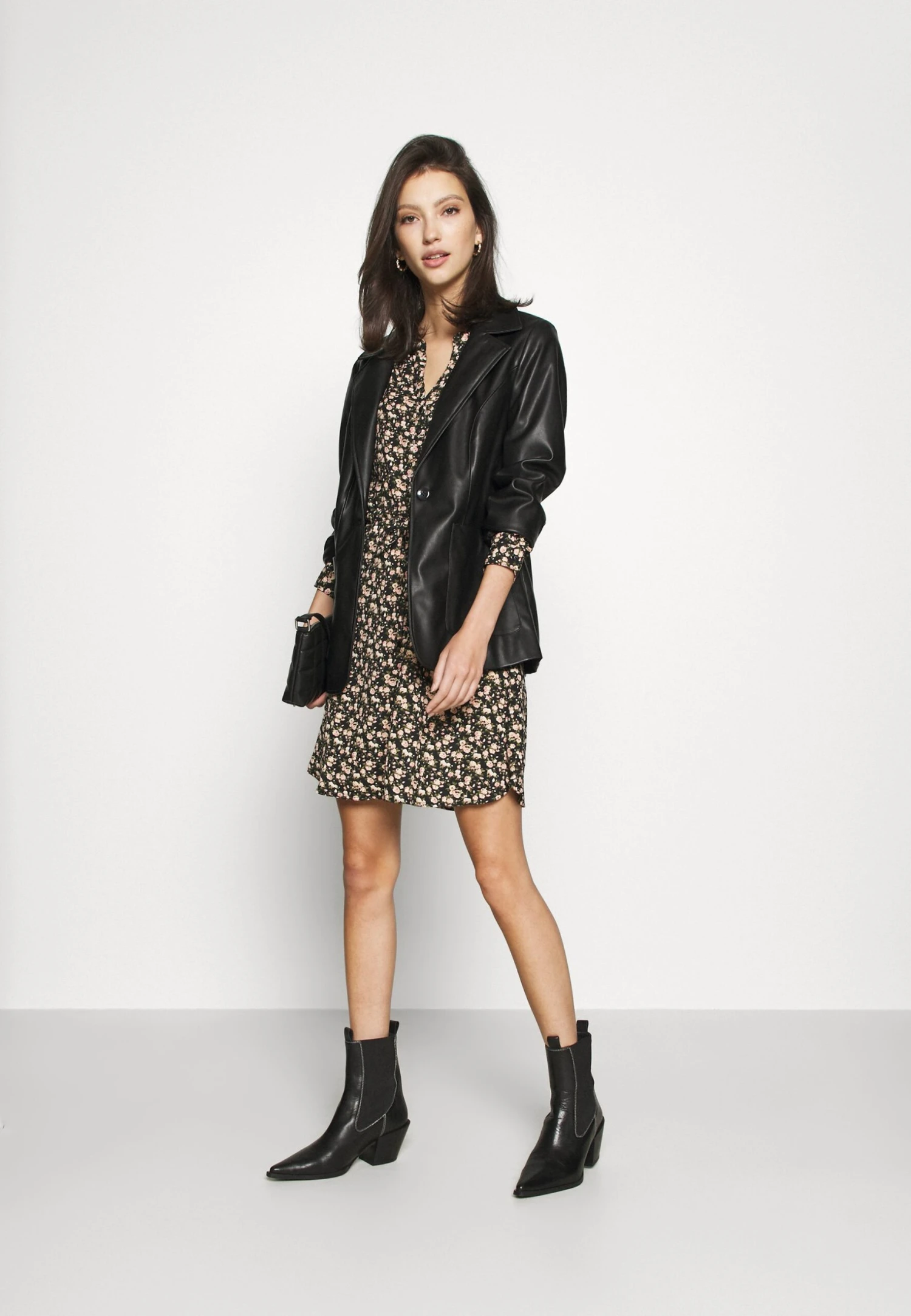 ONLY Onlcory V Neck - Shirt Dress - Black/Sarah - Image 2