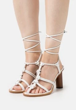 A.W.A.K.E. Mode Rovena With Front Knot Detail - Clogs - White