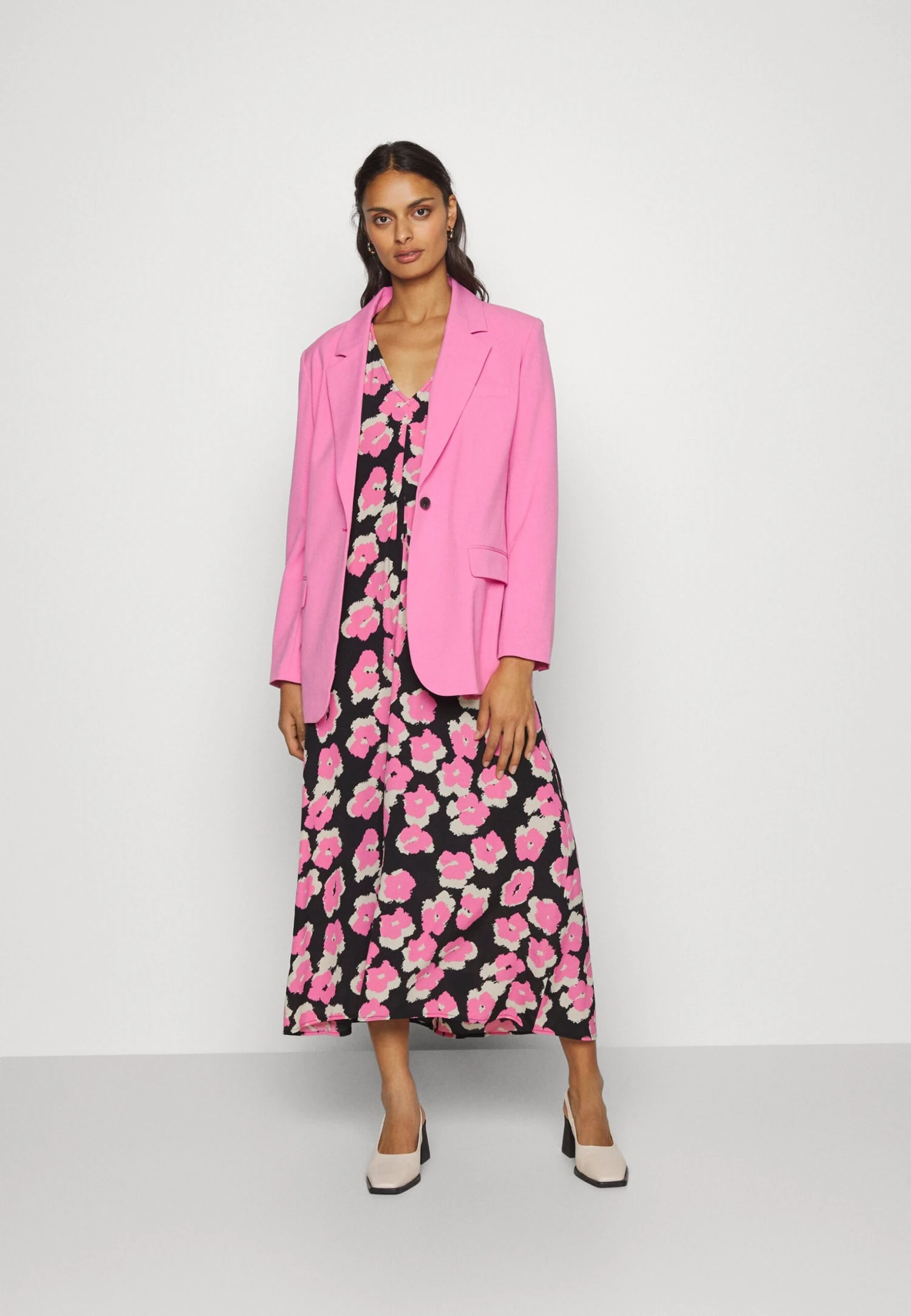 Modström Bibbie Dress - Shift Dress - Cosmos Fleur - Image 2