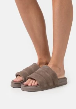 Adidas Originals Adilette Essential- Mules - Earth Strata