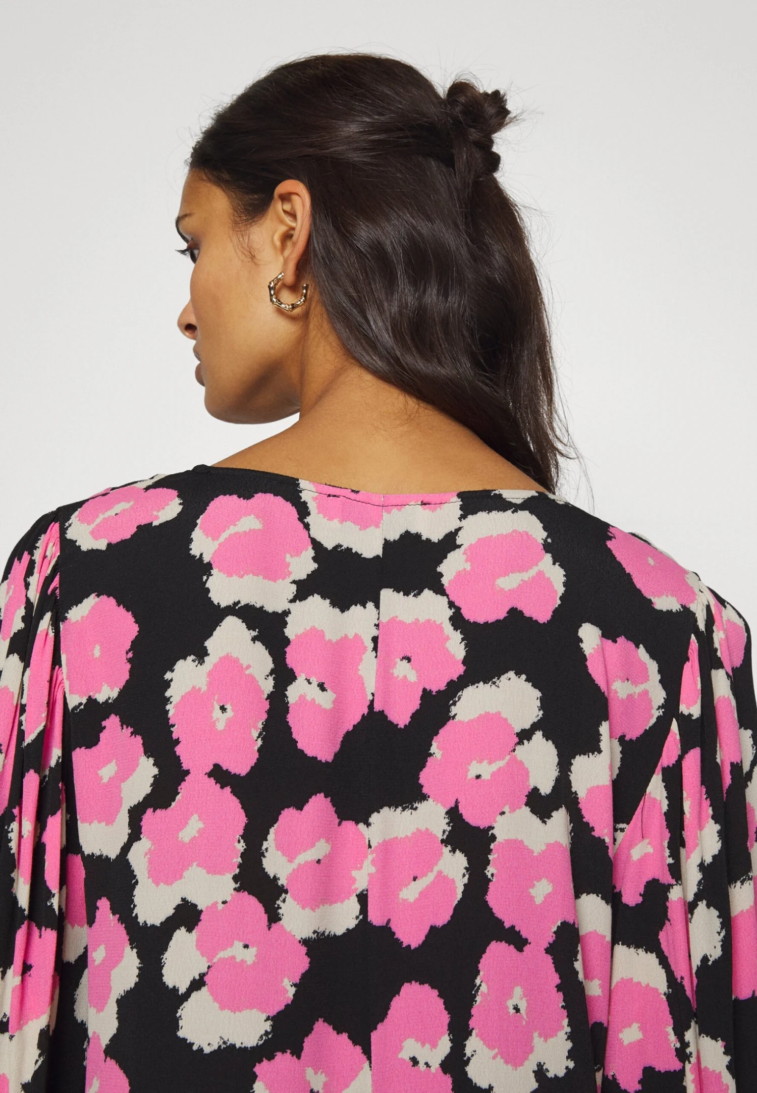 Modström Bibbie Dress - Shift Dress - Cosmos Fleur - Image 4