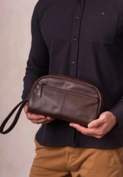 SILLOTH - Wash Bag - Brown