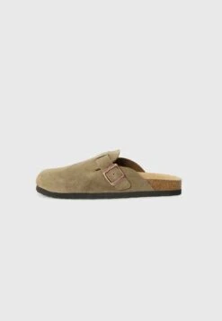 Pier One UNISEX - Slippers - Brown