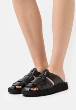 Holly - Mules - Black