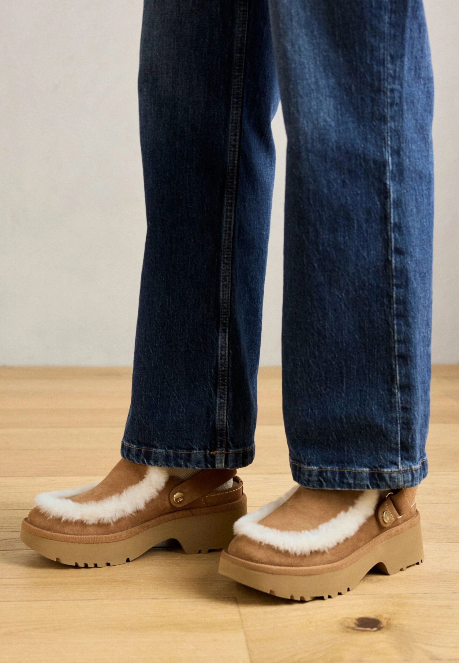 Ugg ESMEE - Clogs - Chestnut - Image 2