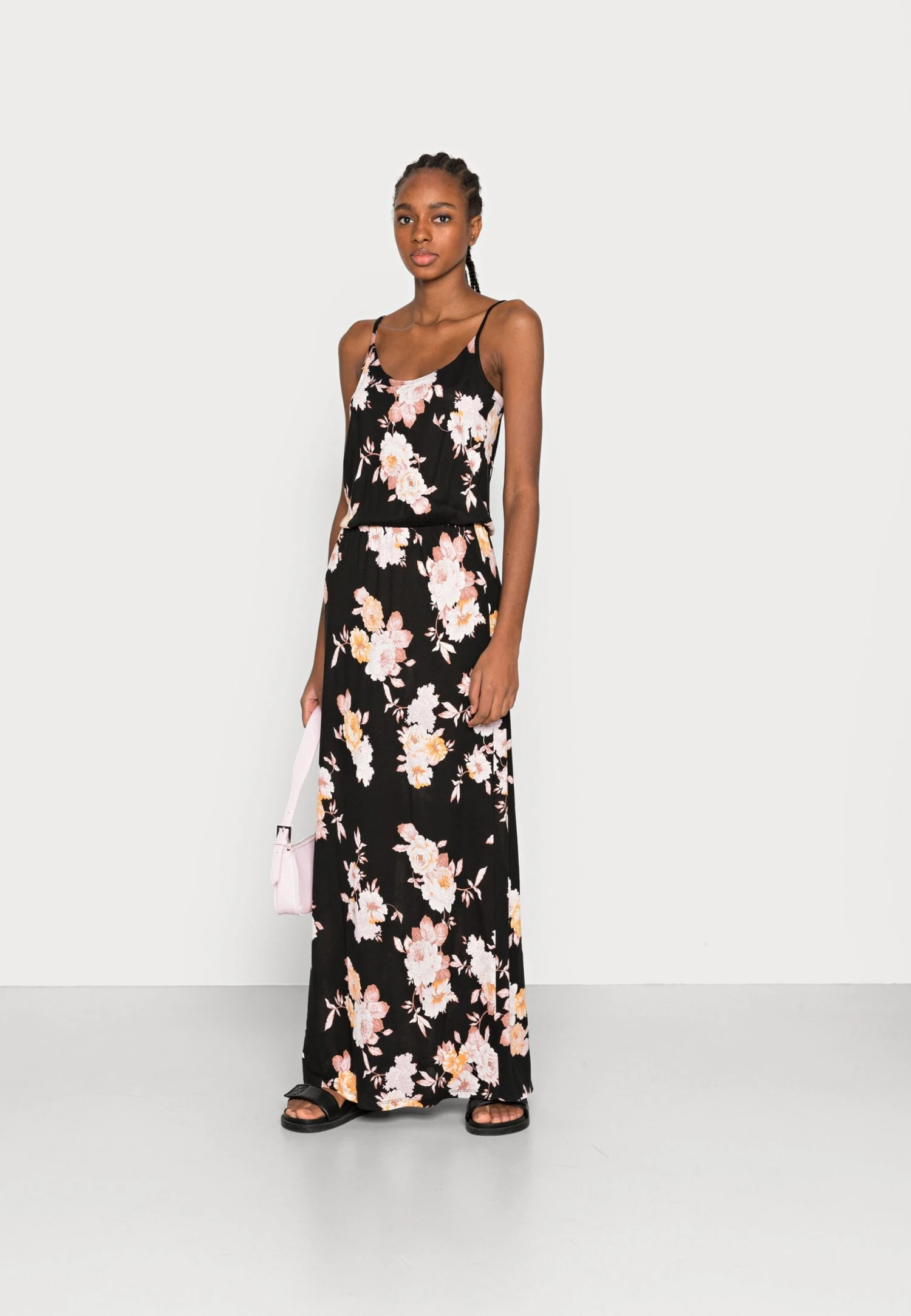 Vila Vikami- Maxi Dress - Black/Flower - Image 2