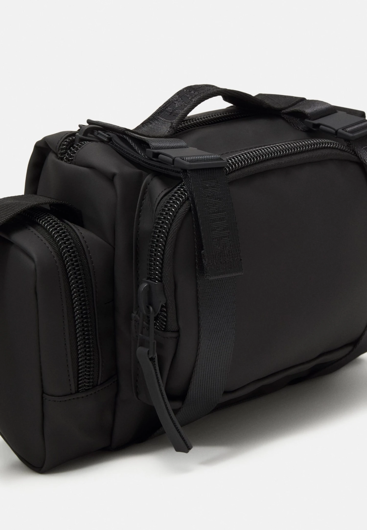 Rains Trail Unisex - Across Body Bag - Black - Image 4