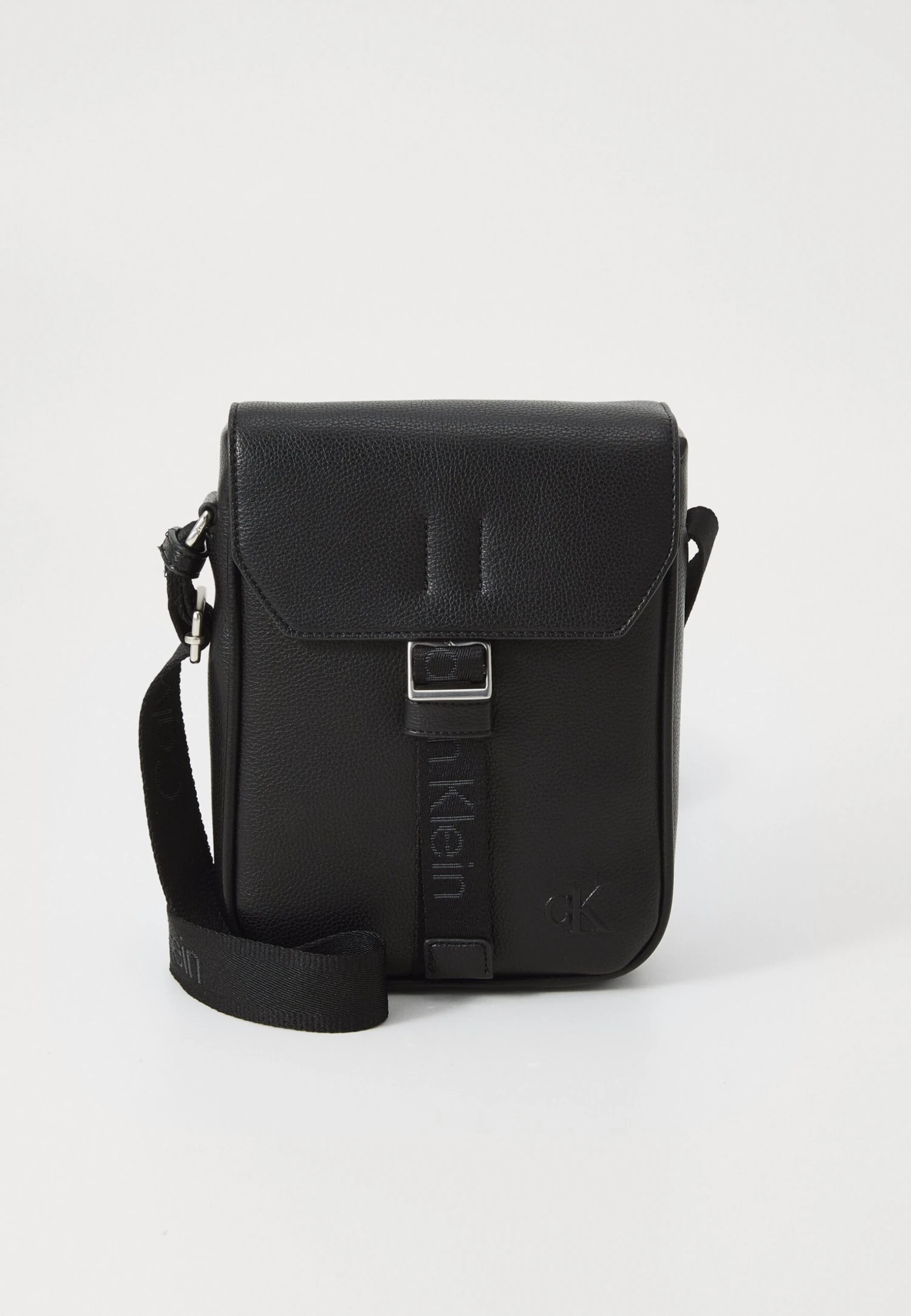 Calvin Klein CARGO - Cross Body Bag - Black