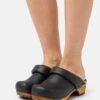 Pavement Gabi - Clogs - Black