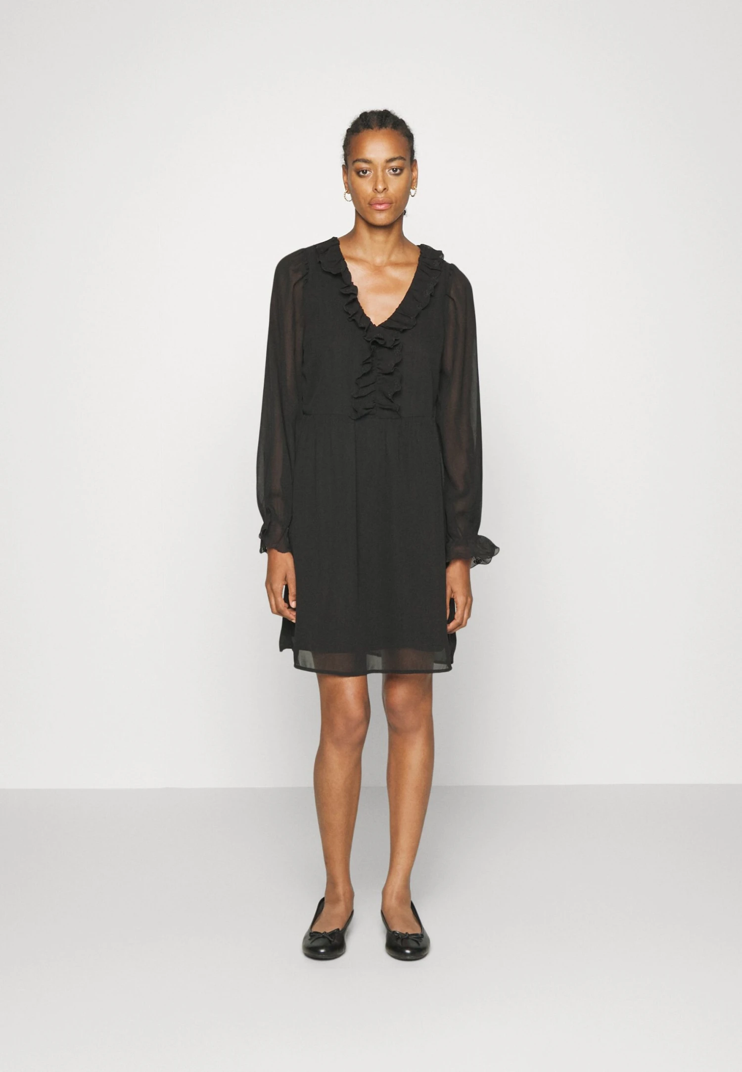 Vero Moda Tall Vmnola V Neck Short Dress - Day Dress - Black - Image 2
