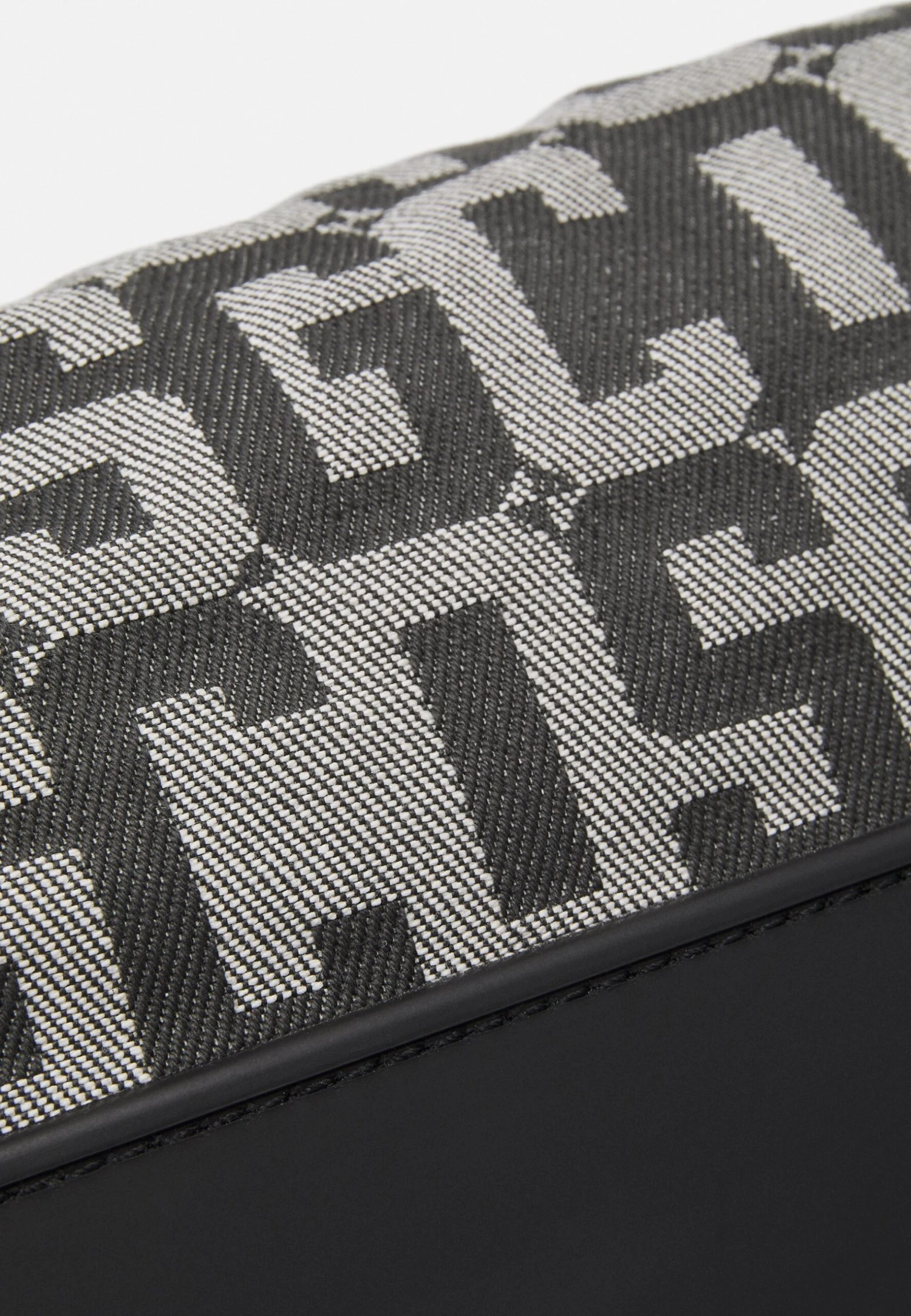 GCDS Matilda Monogram Medium Bag Unisex - Across Body Bag - Mix - Image 5