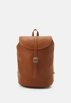 Flap Backpack - Rucksack - Camel