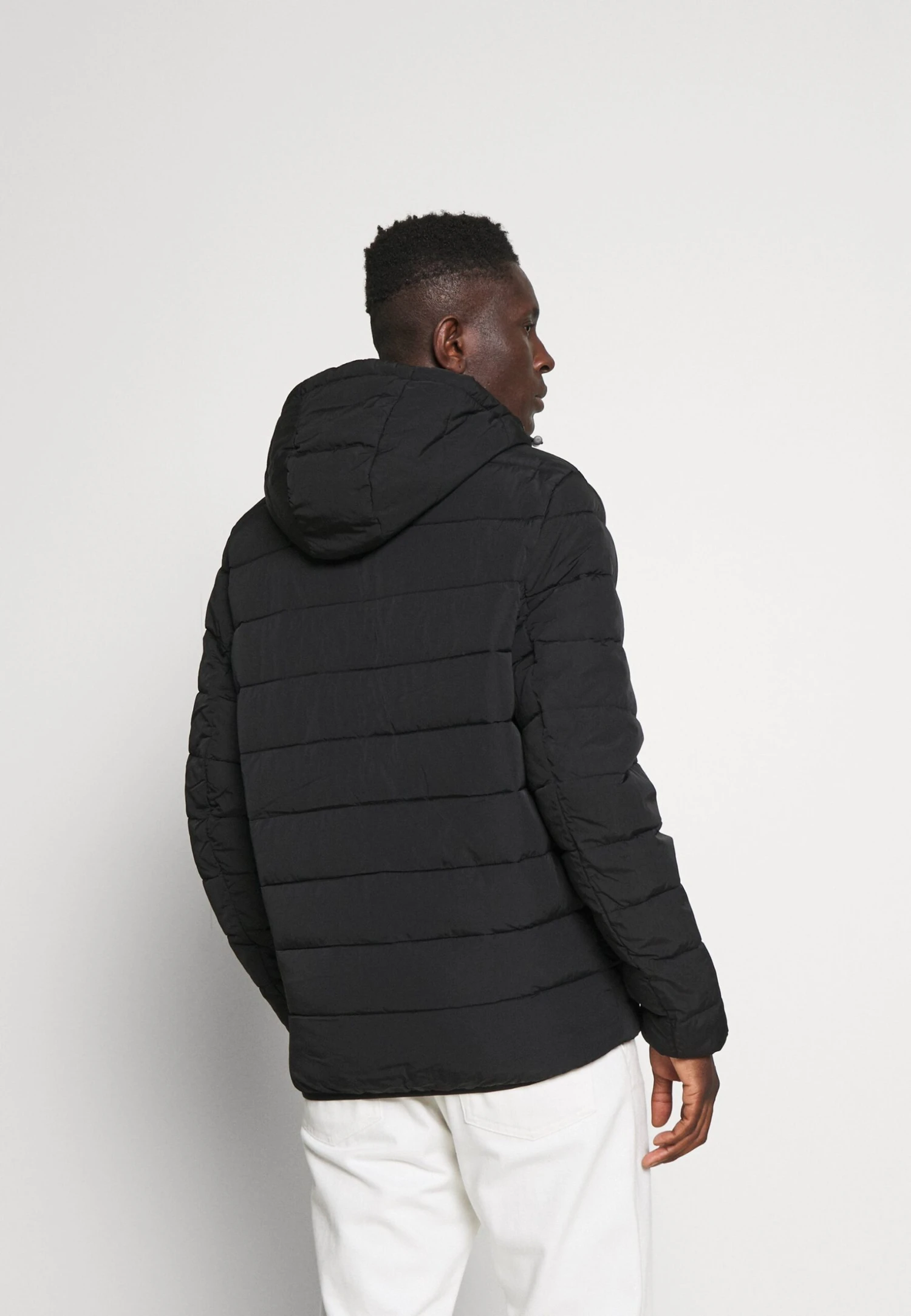 Lyle & Scott Lightweight Puffer Jacket - Light Jacket - Jet Black - Image 3
