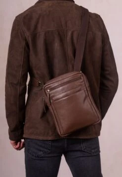 MESSENGER EXPLORER - Cross Body Bag - Brown
