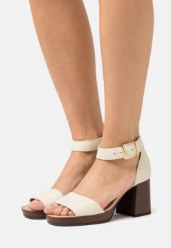 Bullboxer Clogs - Creme