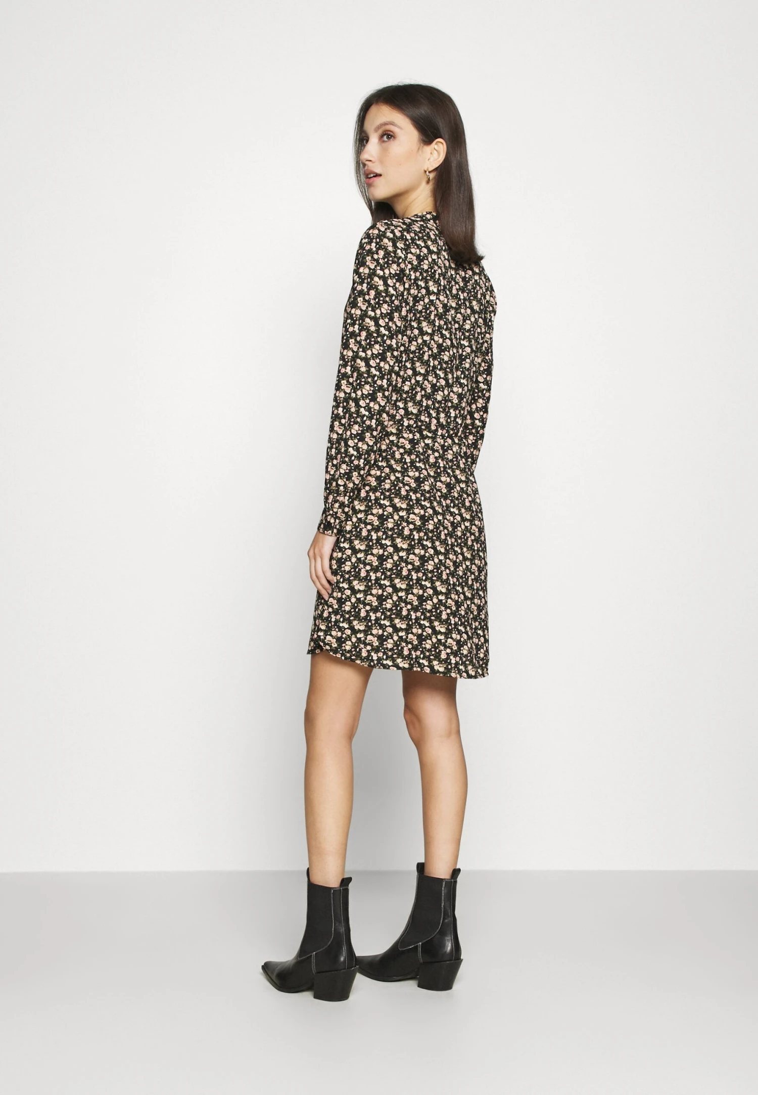 ONLY Onlcory V Neck - Shirt Dress - Black/Sarah - Image 3