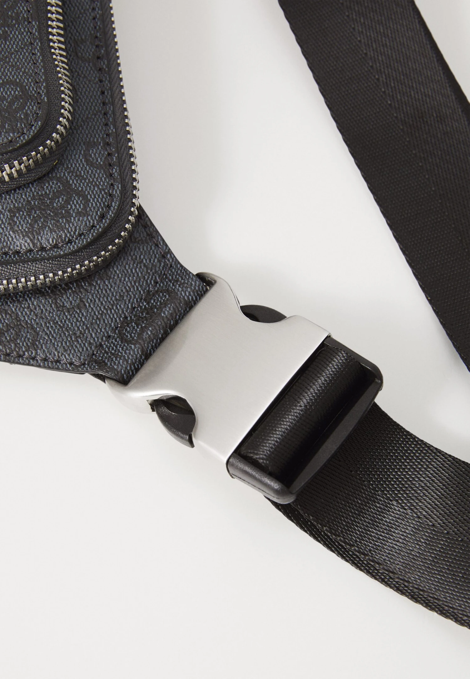 Guess MILANO FLAT - Bum Bag - Black - Image 5