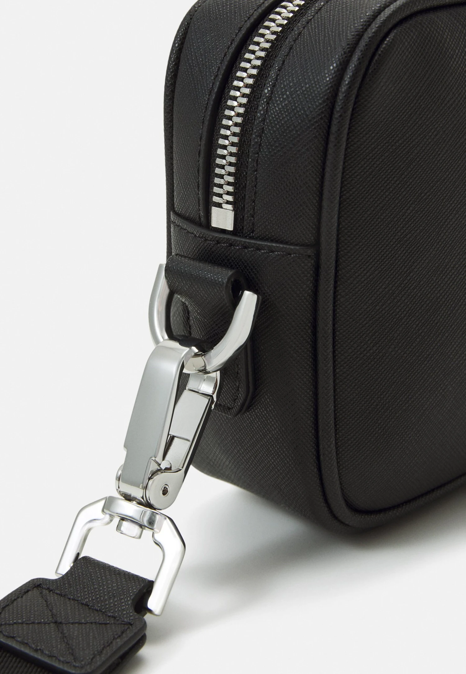 Emporio Armani Beauty Unisex - Wash Bag - Black - Image 4