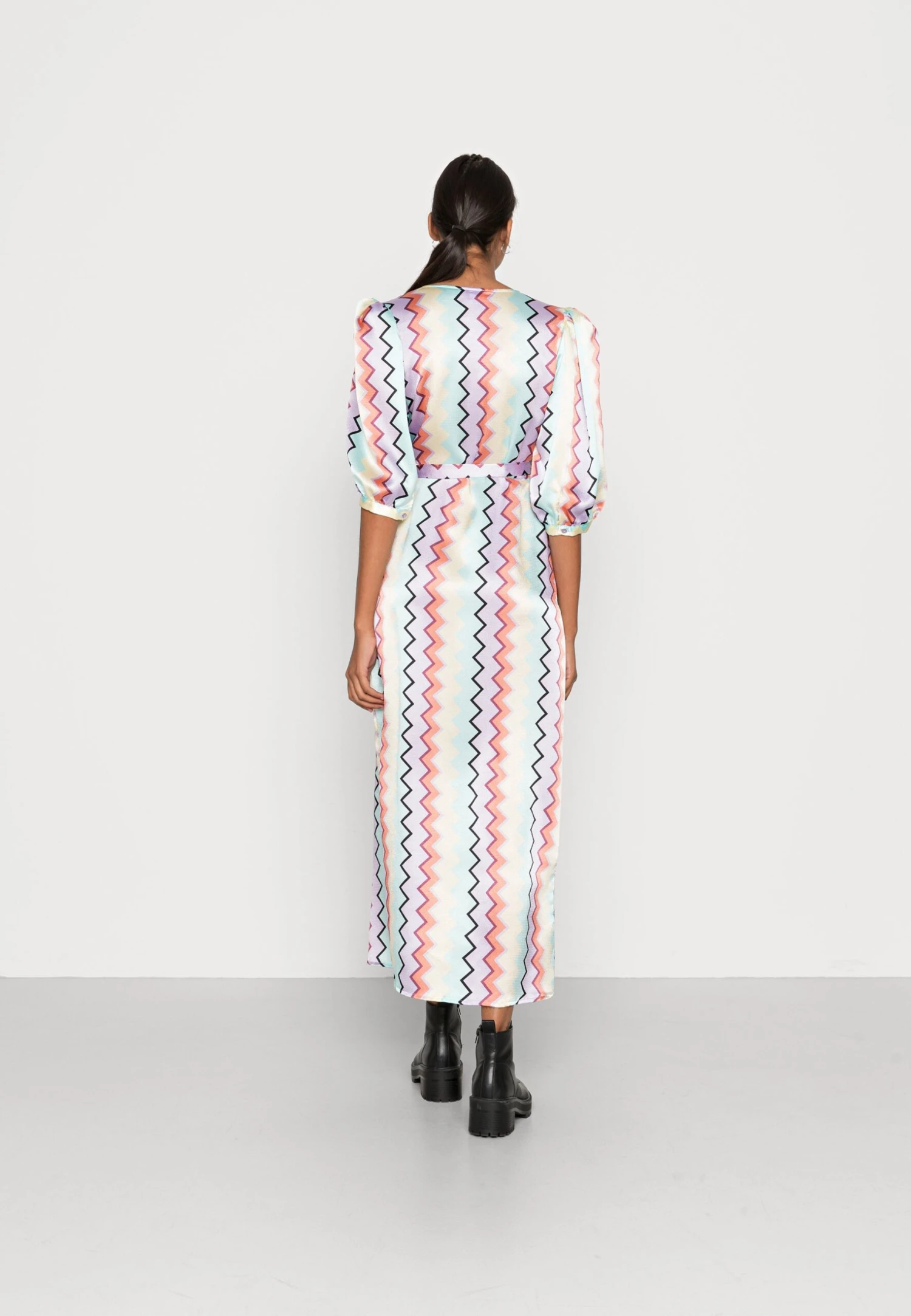 Vila Vicamila Wrap 3/4 Ankle Dress - Cocktail Dress / Party Dress - Pastel Lilac - Image 3