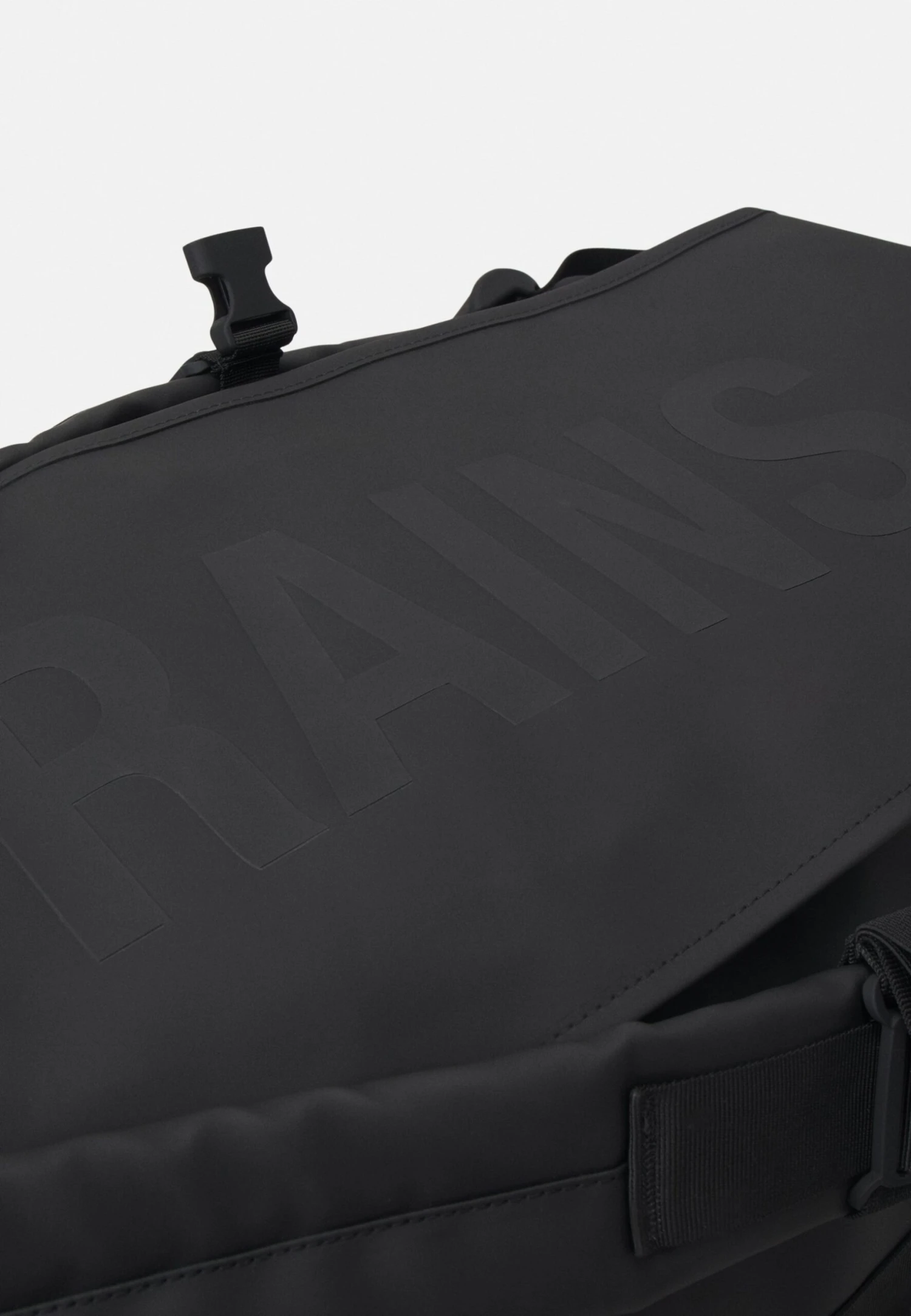 Rains Texel Duffel Bag Unisex - Weekend Bag - Black - Image 5