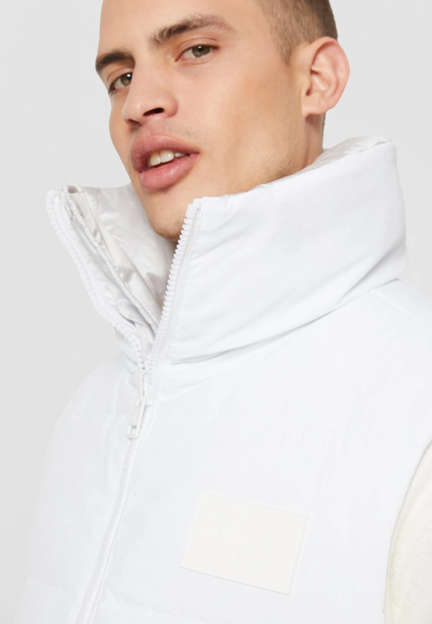 Calvin Klein Jeans Soft Touch Reversible Vest - Waistcoat - Bright White/Ghost Grey - Image 7
