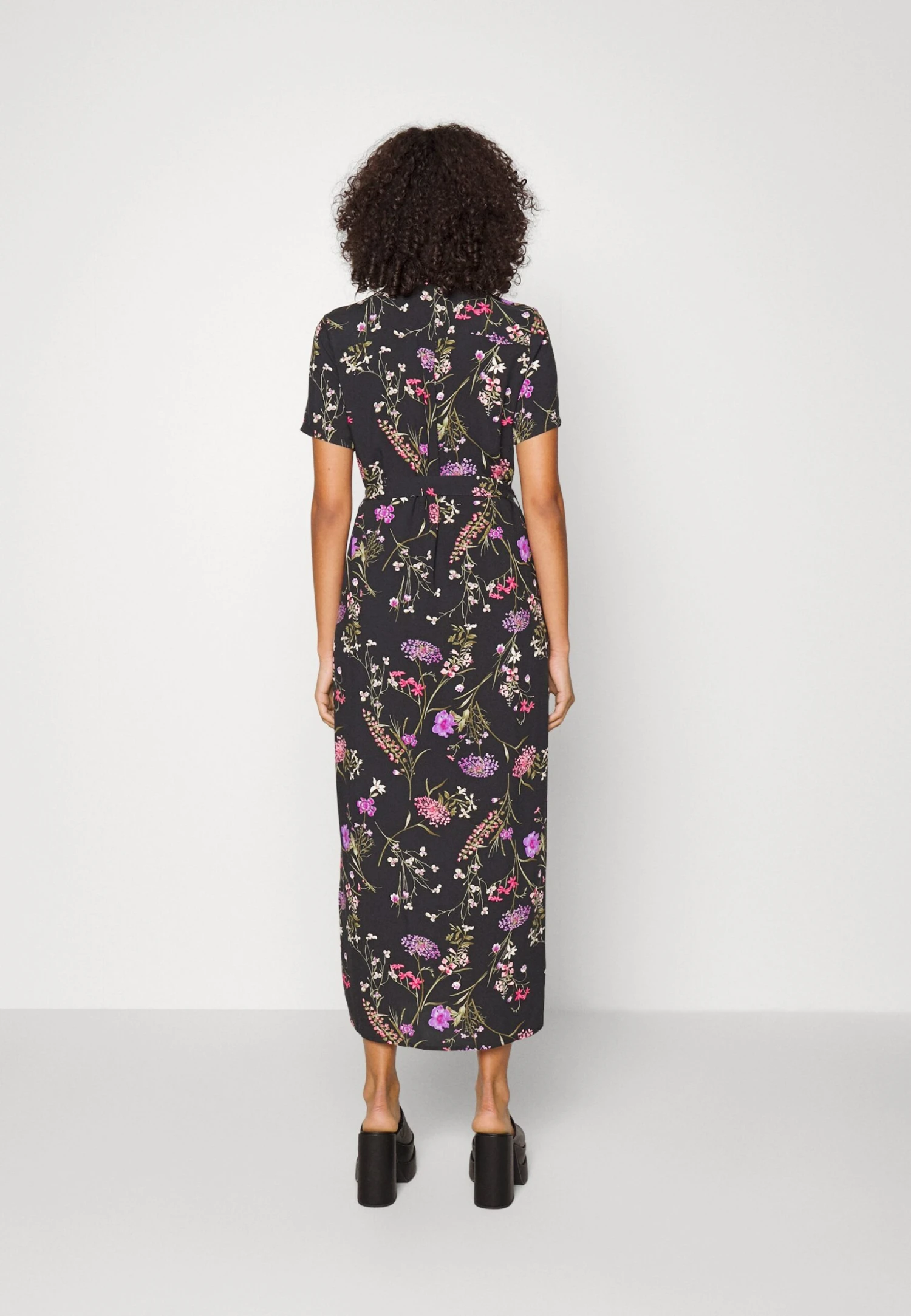 Vero Moda Tall Vmeasy Long - Shirt Dress - Black/Mille - Image 3