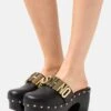 MOSCHINO Clogs - Nero