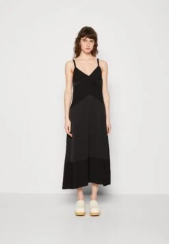 Page- Cocktail Dress / Party Dress - Black