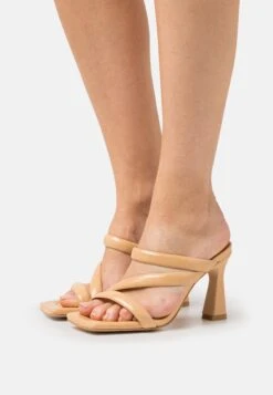 ANGEL ALARCON Heeled Mules - Desnuda