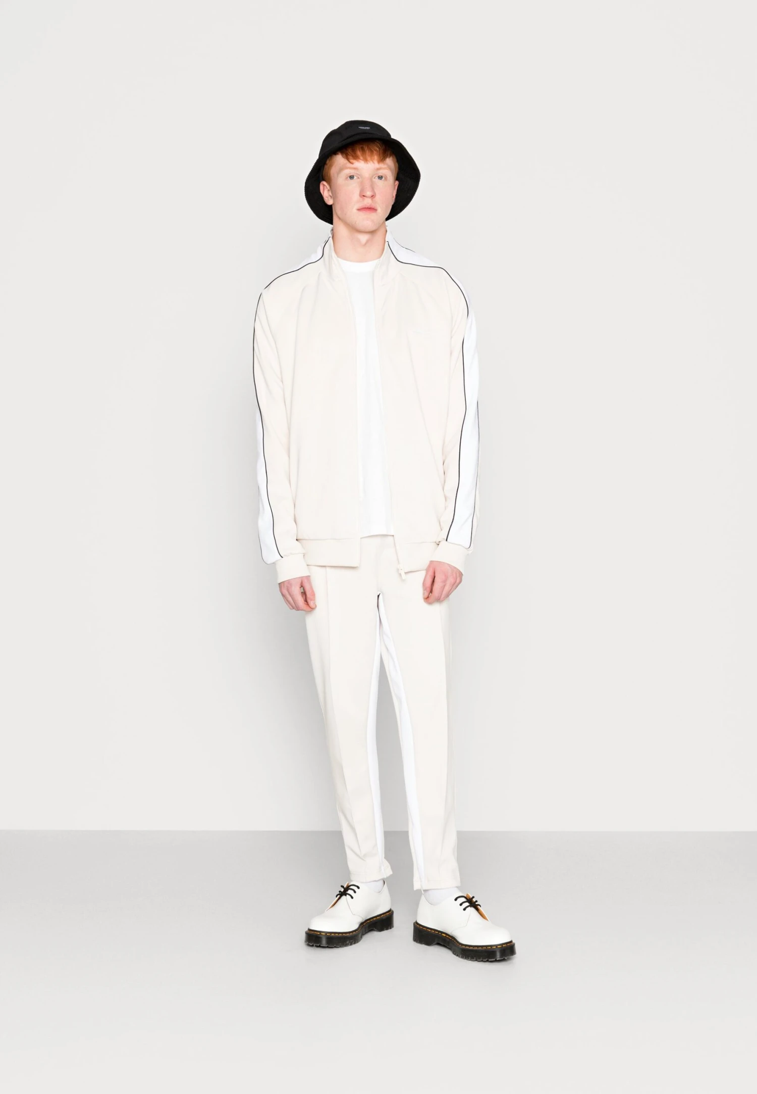 Sean John Script Logo Jacket - Summer Jacket - Sand - Image 2