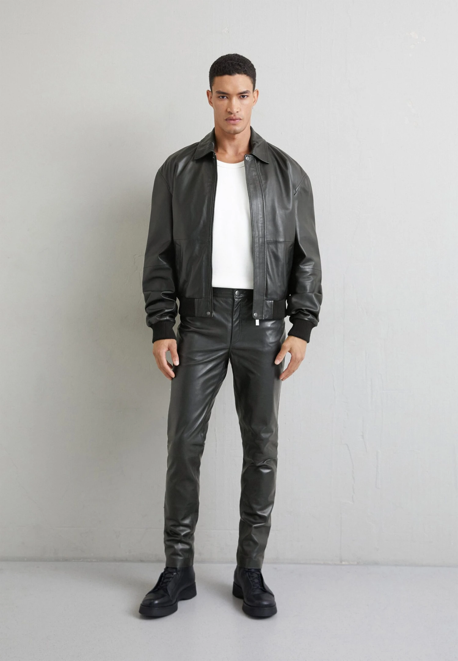 Oversized - Bomber Jacket - Black - Image 2