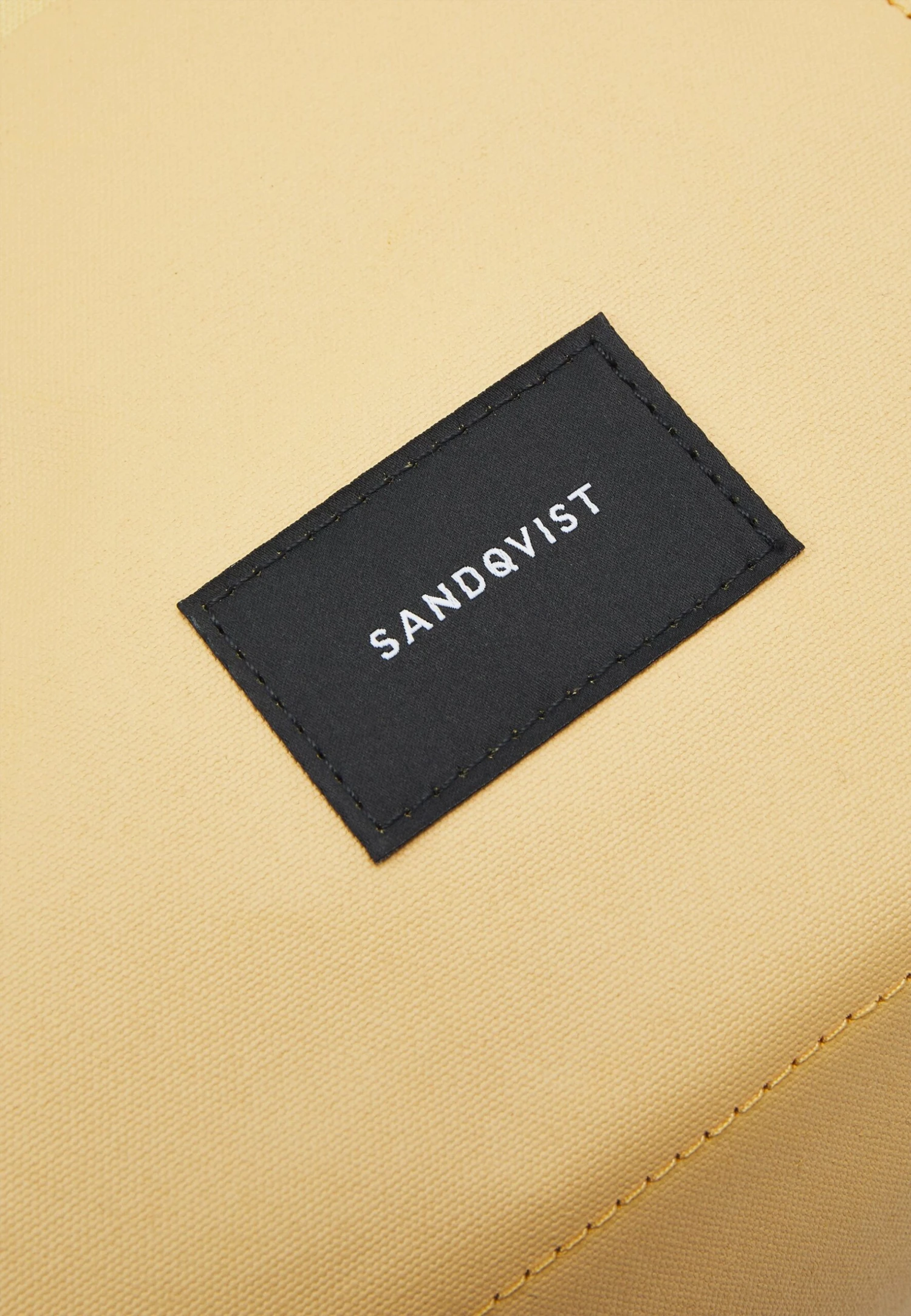 Sandqvist Dante Vegan - Rucksack - Yellow Leaf/Navy - Image 4