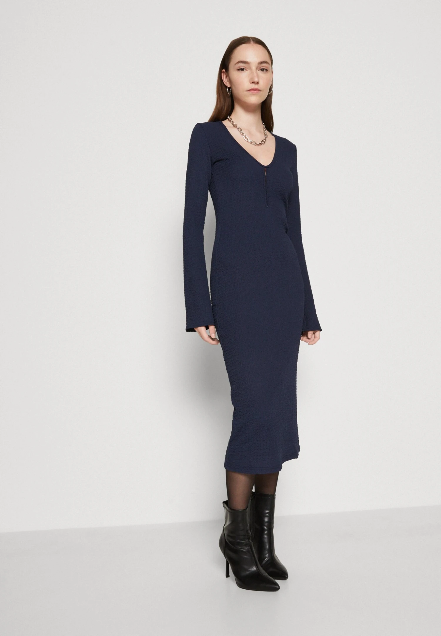 Yasmadrid Dress - Day Dress - Image 4