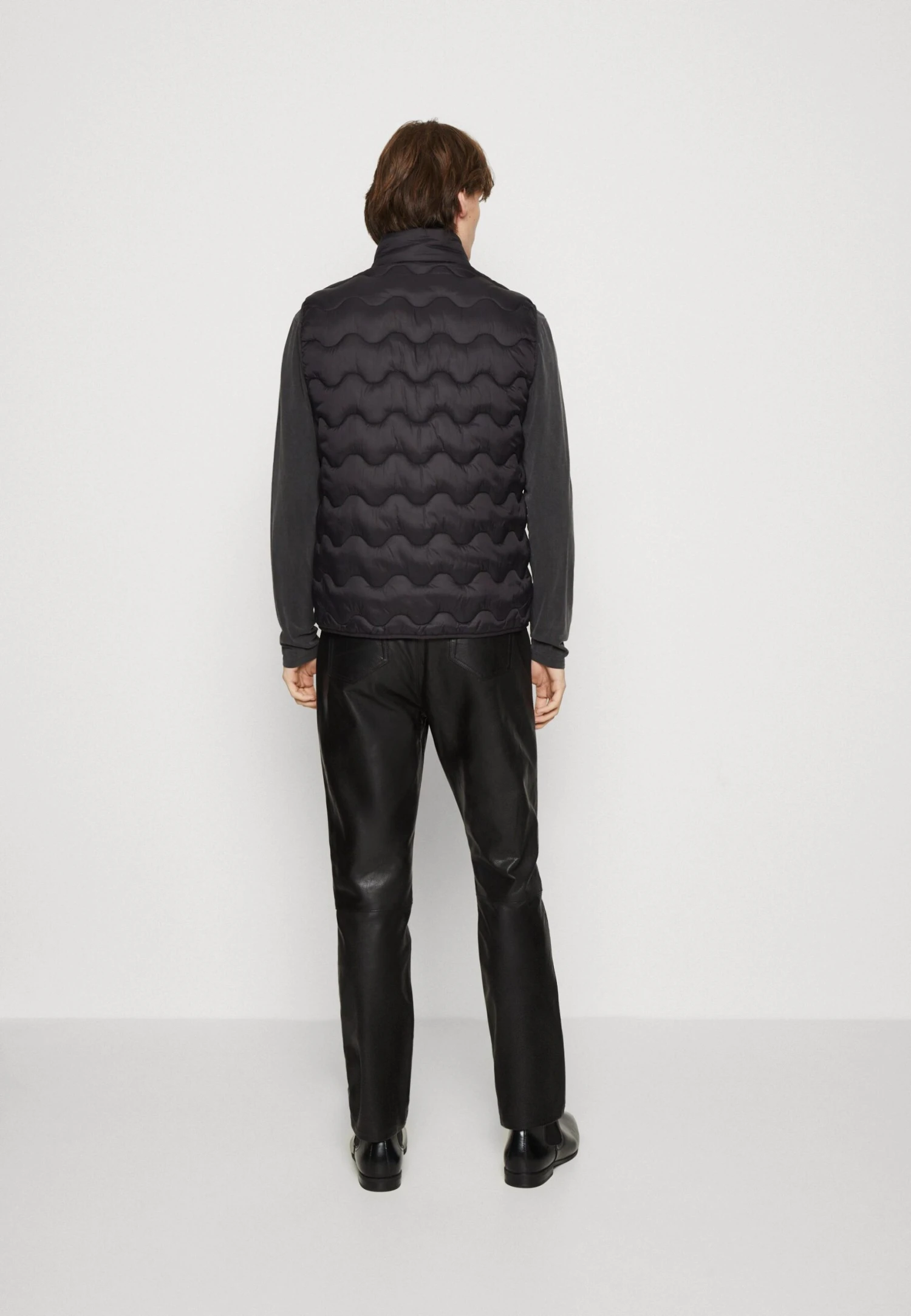 Lyle & Scott Crest Quilted Gilet - Waistcoat - Image 3