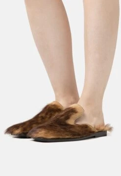 New Court Slide - Mules