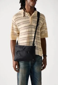 SAMSØE SAMSØE SALUIS CROSSBODY BAG - Cross Body Bag - Black