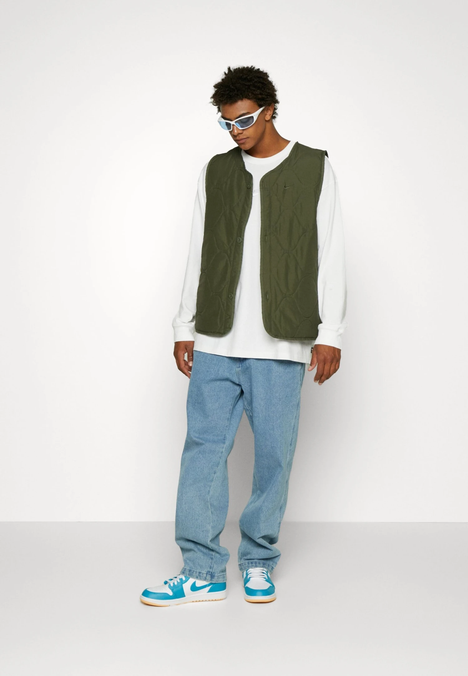 Nike Sportswear Vest - Waistcoat - Cargo Khaki/White - Image 3