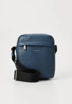 Calvin Klein RAISED REPORTER - Cross Body Bag - Moonlit Ocean