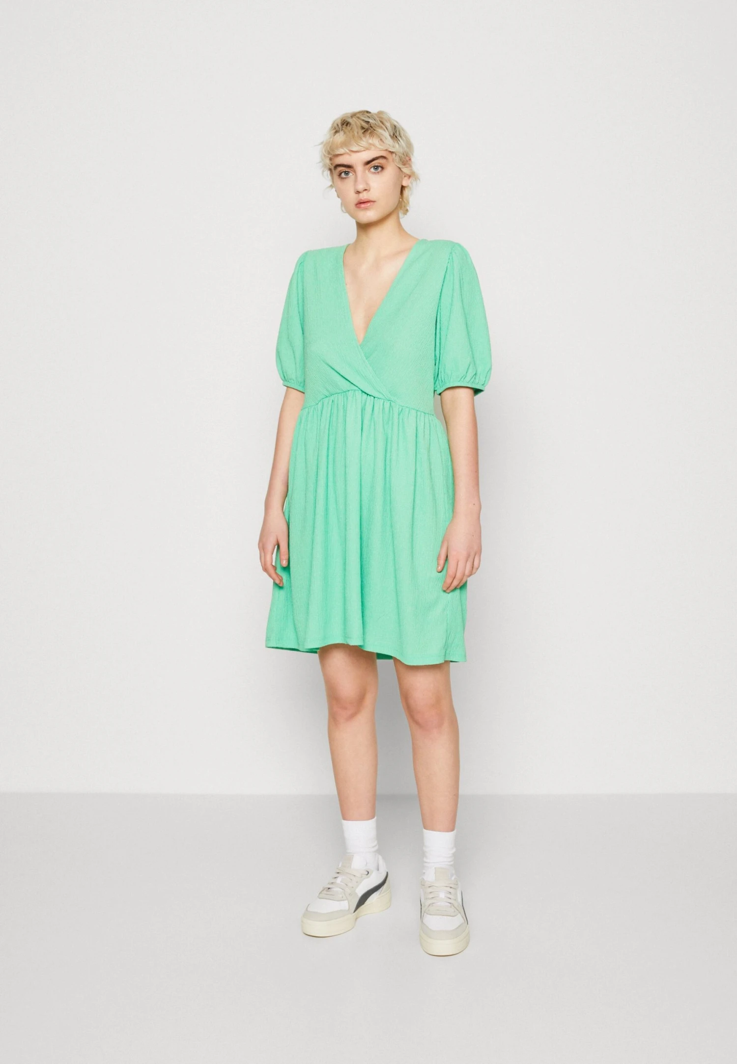 Pieces Pcluna V Neck Short Dress- Day Dress - Irish Green